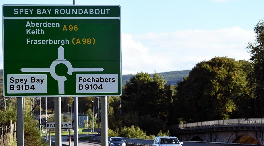 Which way to Fochabers?